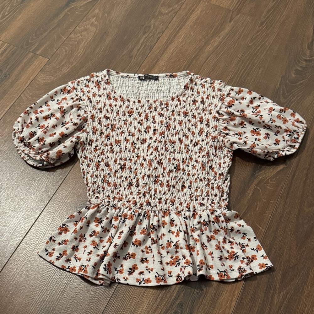 Zara Floral Smocked Blouse Size Small Cream Brown Puff Sleeve Peplum Top Cottage